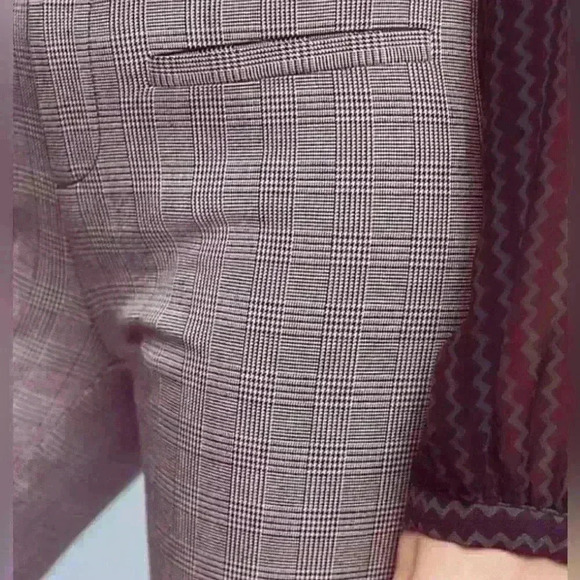 ANTHROPOLOGIE The Essential Flare Cropped Trouser in Houndstooth Grey - Picture 2 of 11